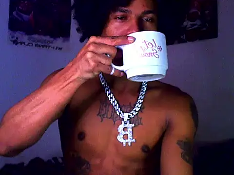 Snapshot of Arthur_1126 chatting on 03-07-26, 02:14 Arthur 1126 online show from 03-07-26, 02:14