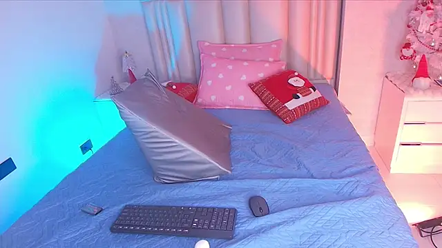 Snapshot of alanarose18 chatting on 01-06-26, 07:17 alanarose18 online show from 01-06-26, 07:17