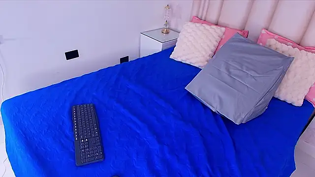 alanarose18 online show from 02-12-26, 07:20