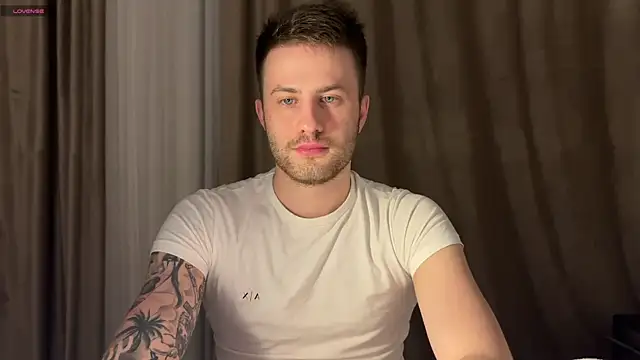 Snapshot of dominantrodri chatting on 12-04-25, 04:27 dominantrodri online show from 12-04-25, 04:27