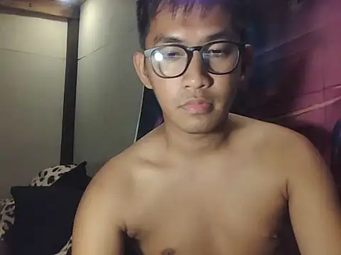 Snapshot of denzkylexx chatting on 06-29-26, 11:10 denzkylexx online show from 06-29-26, 11:10