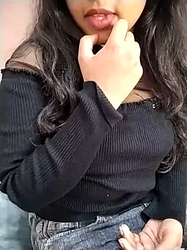 Snapshot of Sexy_Divya__ chatting on 03-11-26, 05:57 Sexy Divya online show from 03-11-26, 05:57