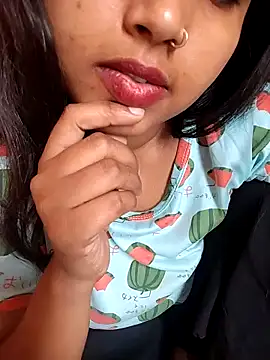 Snapshot of Sexy_Divya__ chatting on 03-29-26, 02:44 Sexy Divya online show from 03-29-26, 02:44