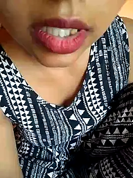 Snapshot of Sexy_Divya__ chatting on 06-11-26, 05:27 Sexy Divya online show from 06-11-26, 05:27