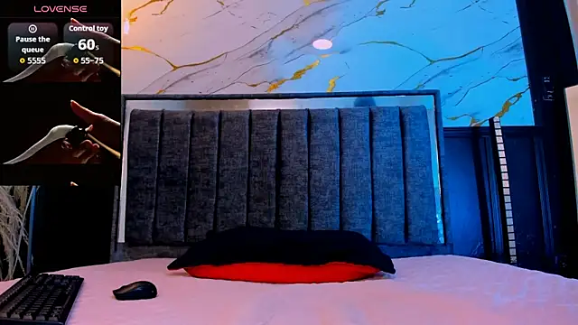 emma bloom  online show from 11-23-25, 01:44