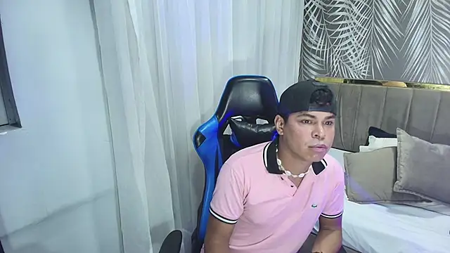 Snapshot of latingentx_vc chatting on 11-08-25, 11:54 latingentx vc online show from 11-08-25, 11:54