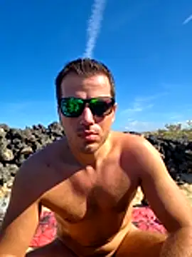 thenakedtraveler online show from 01-12-26, 11:59