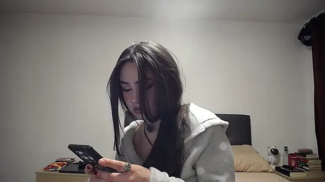  Pariiss online show from 03-17-26, 08:01