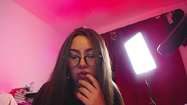  Pariiss online show from 04-21-26, 02:51