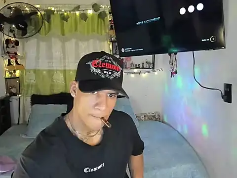 JUANBIGCOCK21CM online show from 06-22-26, 07:00