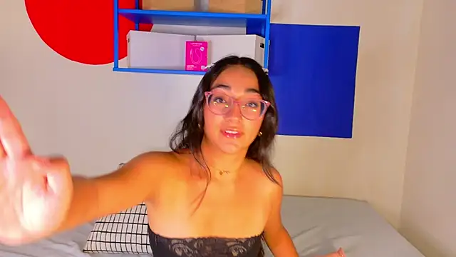 NicoletCherry   online show from 12-19-25, 12:01