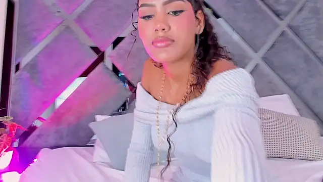 Snapshot of luciagray1 chatting on 12-20-25, 11:56 luciagray1 online show from 12-20-25, 11:56