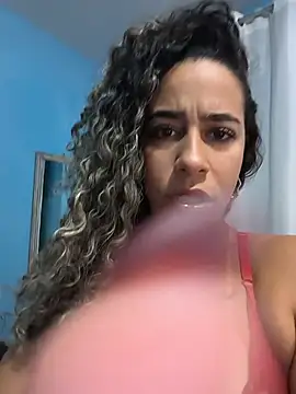 vivianeleoa online show from 07-27-26, 09:44
