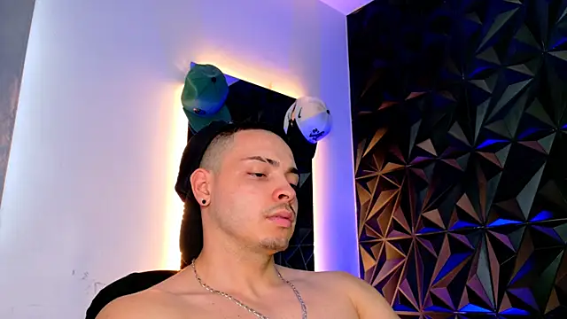 Snapshot of Maxwell_Dupont chatting on 11-11-25, 09:48 Maxwell Dupont online show from 11-11-25, 09:48