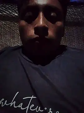 Snapshot of AMarco0001 chatting on 11-10-25, 11:37 AMarco0001 online show from 11-10-25, 11:37