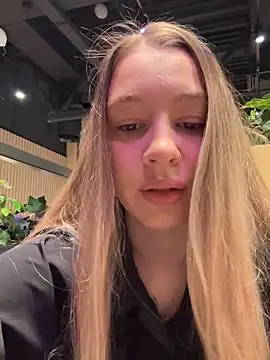 SashaCatt online show from 11-21-25, 07:18