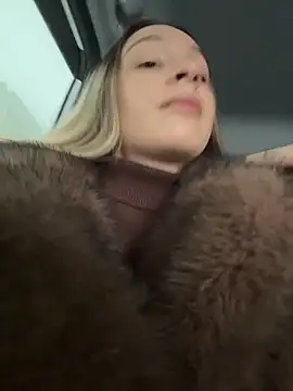 SashaCatt online show from 12-23-25, 10:13