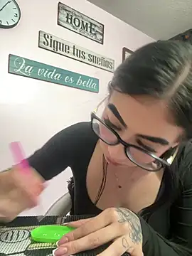 Snapshot of SCARLETT_INK_ chatting on 05-08-26, 11:59 SCARLETT INK online show from 05-08-26, 11:59