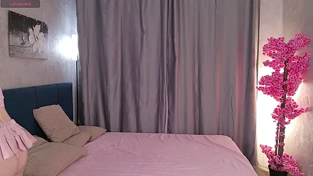 Snapshot of Pinky_poetry chatting on 11-17-25, 09:20 Pinky poetry online show from 11-17-25, 09:20