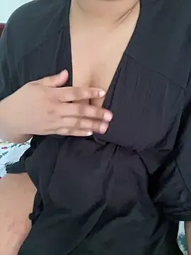 Snapshot of Ramishika chatting on 11-11-25, 10:04 Ramishika online show from 11-11-25, 10:04