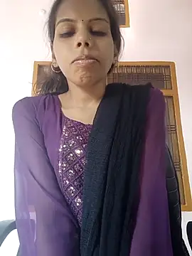 Snapshot of Bade-couple chatting on 11-09-25, 04:44 Bade-couple online show from 11-09-25, 04:44