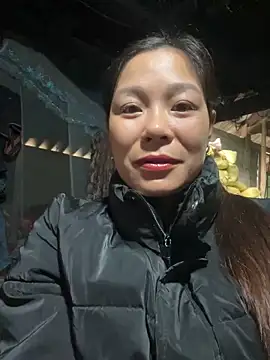 Snapshot of Lyla_john chatting on 12-14-25, 02:06 Lyla john online show from 12-14-25, 02:06