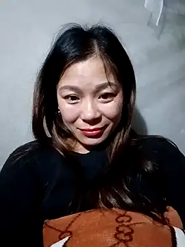 Lyla john online show from 12-17-25, 01:17