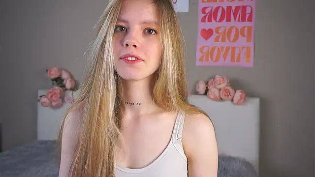 Snapshot of TiffinyMergist chatting on 11-26-25, 07:37 TiffinyMergist online show from 11-26-25, 07:37