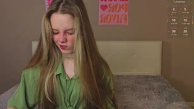 TiffinyMergist online show from 02-04-26, 06:47