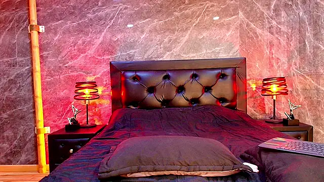 Sasha Larsen online show from 12-01-25, 03:55