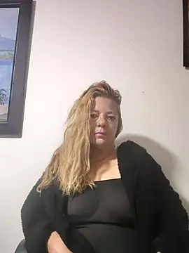 karlaanqui1 online show from 04-05-26, 11:29