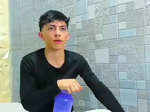 ElanGiraldo online show from 11-11-25, 10:32