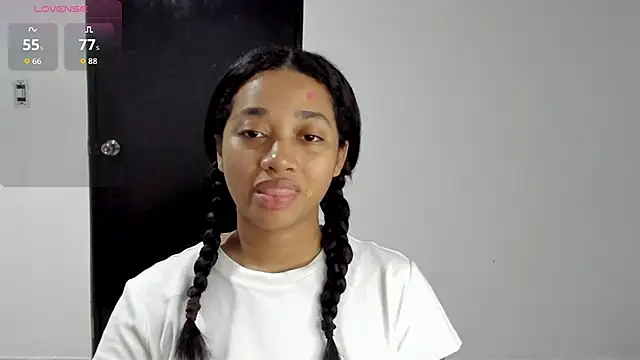 Snapshot of _sweetBlair_ chatting on 11-20-25, 08:14 sweetBlair online show from 11-20-25, 08:14