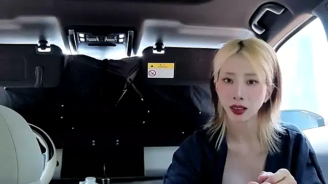 MoonVelour999 online show from 04-11-26, 07:24