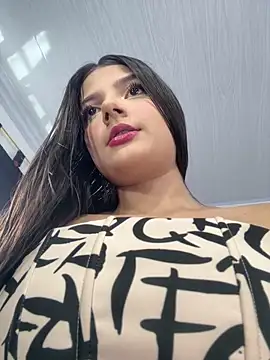 EmmiiGlow online show from 02-18-26, 08:38