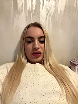 Snapshot of RuxyCatrina chatting on 11-23-25, 07:13 RuxyCatrina online show from 11-23-25, 07:13