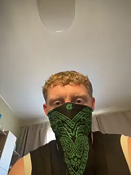 Snapshot of T3pes chatting on 11-16-25, 07:25 T3pes online show from 11-16-25, 07:25