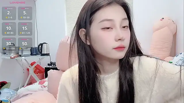 Snapshot of lris-Beauty chatting on 02-17-26, 05:15 lris-Beauty online show from 02-17-26, 05:15