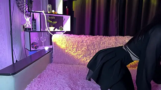 Snapshot of GirlFromHell88 chatting on 11-12-25, 01:11 GirlFromHell88 online show from 11-12-25, 01:11