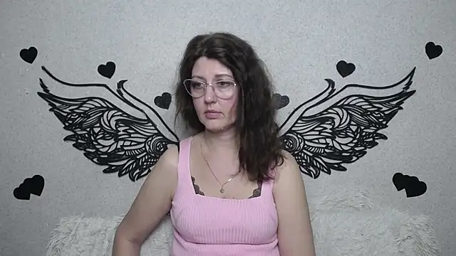 Snapshot of RoseHille chatting on 05-12-26, 05:10 RoseHille online show from 05-12-26, 05:10