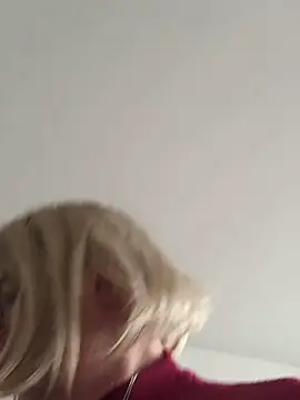 Snapshot of simone_xdressing chatting on 02-10-25, 02:16 simone xdressing online show from 02-10-25, 02:16