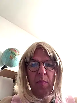 simone xdressing online show from 11-26-25, 02:18