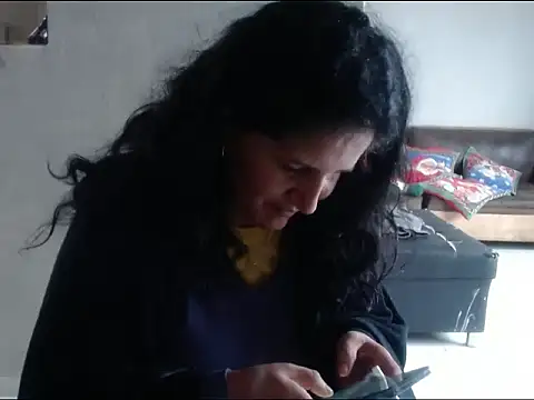 Snapshot of Sra_Angelina chatting on 12-05-25, 07:10 Sra Angelina online show from 12-05-25, 07:10