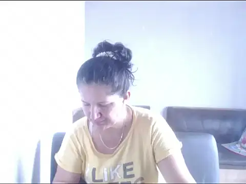 Snapshot of Sra_Angelina chatting on 12-18-25, 04:13 Sra Angelina online show from 12-18-25, 04:13