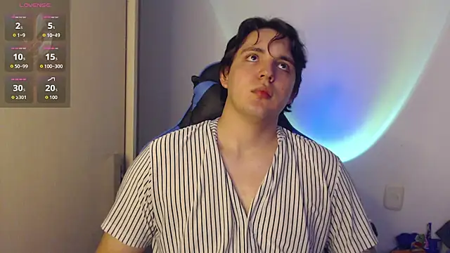 Snapshot of ValenClerk chatting on 11-18-25, 04:50 ValenClerk online show from 11-18-25, 04:50