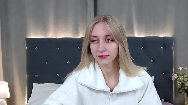 RachaelCute online show from 04-18-26, 04:27