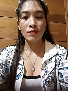 Snapshot of Soursop-op chatting on 11-16-25, 05:13 Soursop-op online show from 11-16-25, 05:13