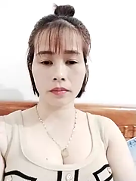 Swan-white123 online show from 12-04-25, 01:09