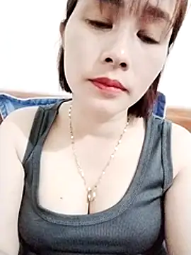 Swan-white123 online show from 12-17-25, 03:40