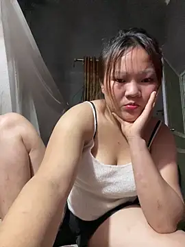 Snapshot of m-mbae chatting on 05-04-26, 12:45 m-mbae online show from 05-04-26, 12:45